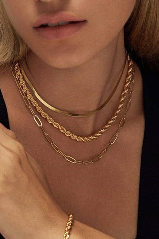 CHAIN LAYERED NECKLACE
